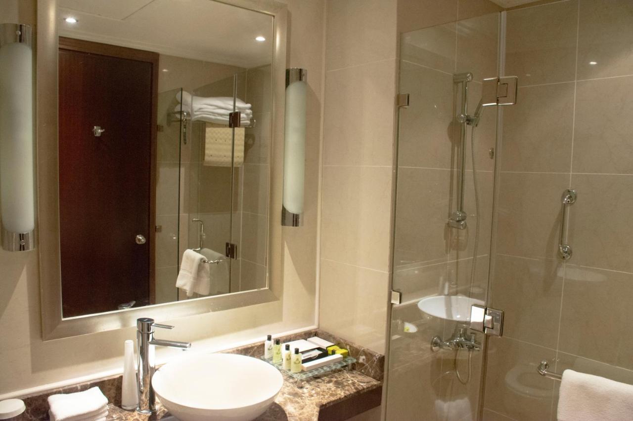 Al Corniche Hotel Jeddah Exterior foto A shower cubicle