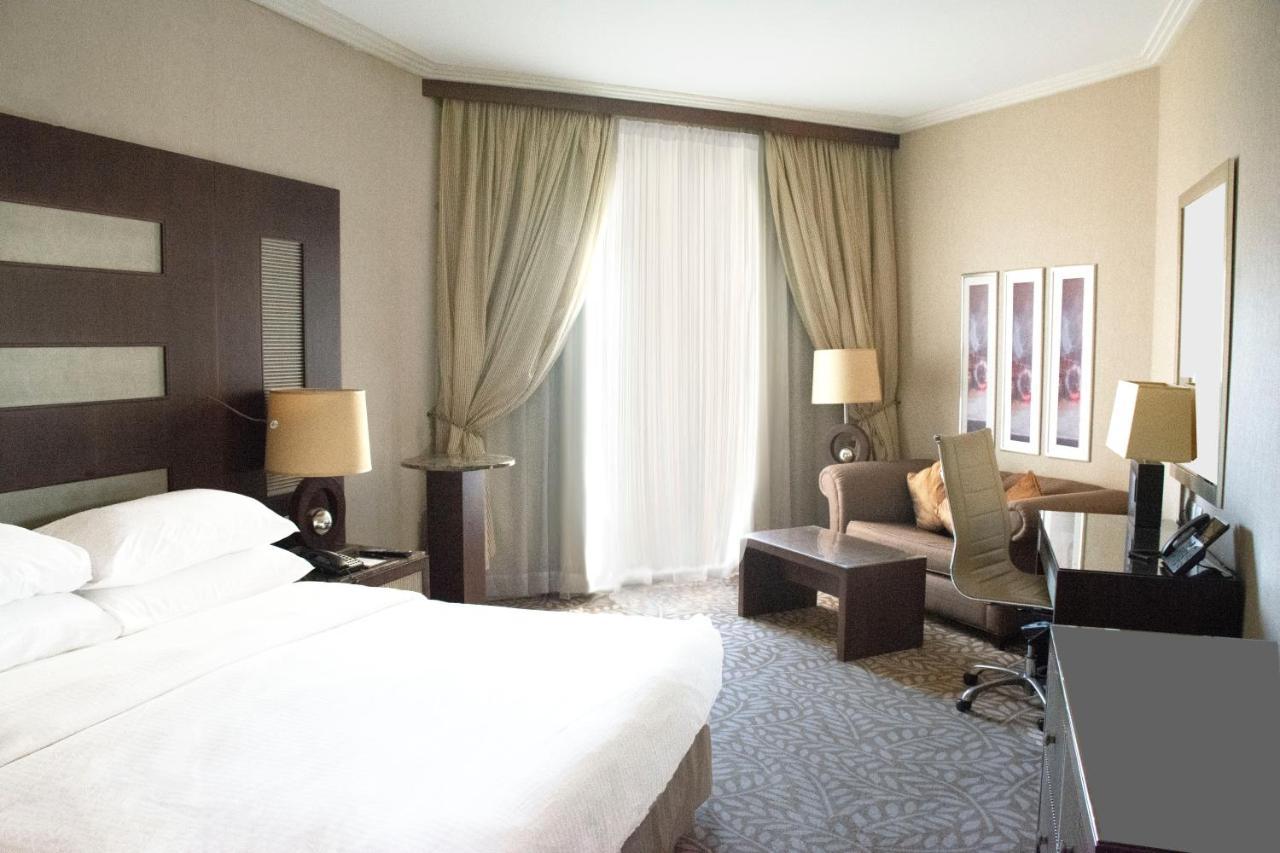 Al Corniche Hotel Jeddah Exterior foto A typical room at the hotel